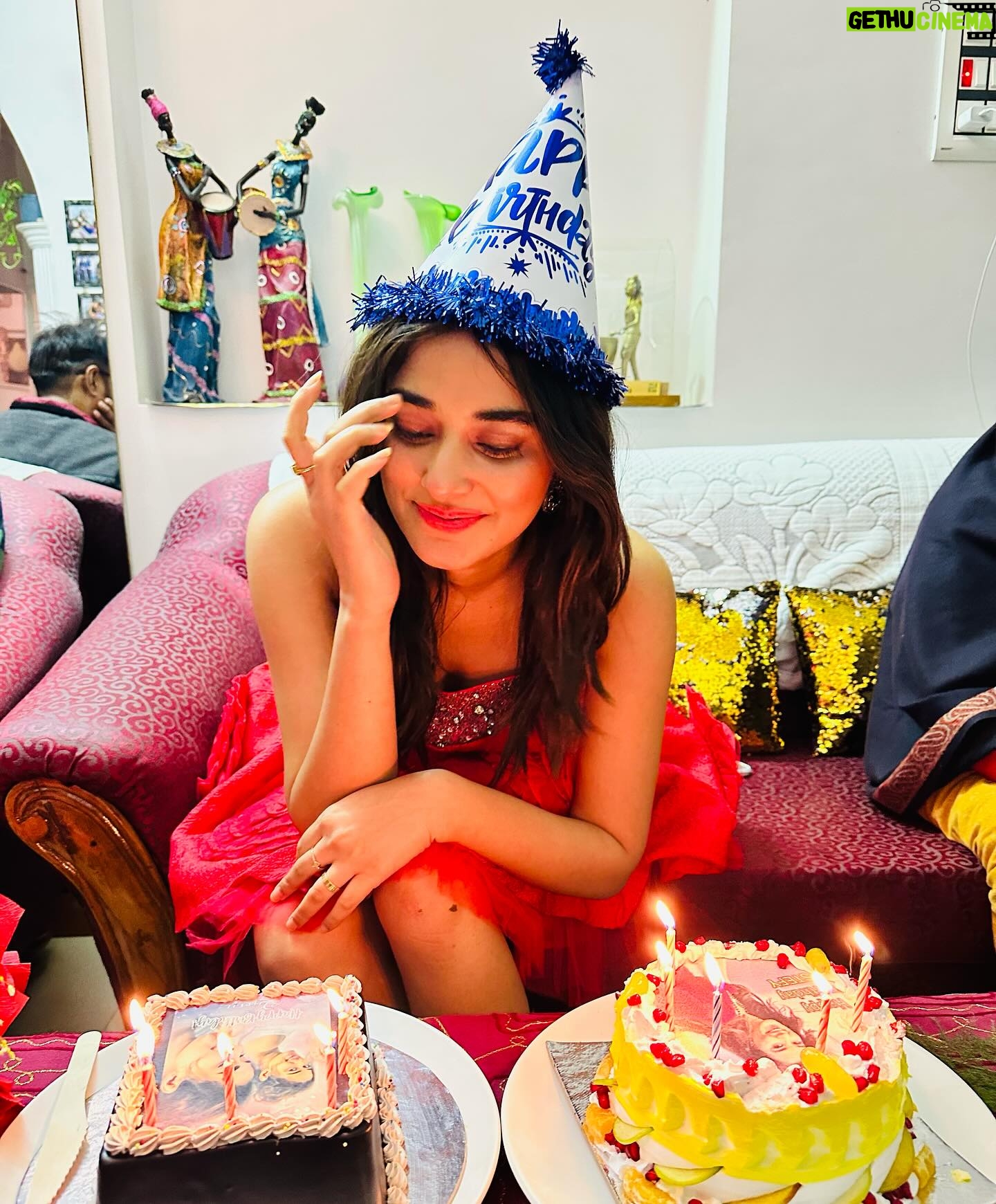 Stefy Patel Instagram - Grateful ✨Blessed 💫Birthday 2024♥️ . My idea of birthday has been with my family at home, Thankyouuu universe for blessing me with such a loving family ♥️ Thankyouuu everyone for all your wishes and love , really means a lot 🥰 Looking forward to an amazing year and making my parents more and more proud♥️