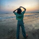 Stefy Patel Instagram - Sunset over a beach is my favourite painting 🌊🌅 . . Pc @glamupby_rakshajois
