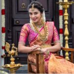 Stefy Patel Instagram - Happy Ugadi and Chaitra Navratri everyone ♥️🙏🏻 . . Wearing @mugdhaartstudio Shot by @pose_mania_photography