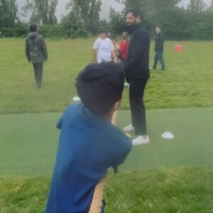 Stella Creasy Instagram - A pleasure to join @avengerscc17 today for their fun day and be on the winning team for tug o war as well as introduce the kids to sumo! If you want to join them for cricket do give them a follow ( and yes I have rope burns on my hands from the effort!) #loveWalthamstow