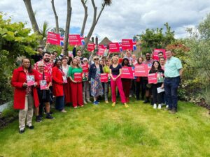 Stella Creasy Instagram - The @labourmovementforeurope hit Wimbledon today for the brilliant @eleanorwimbledon along with help from @brussels.labour - if you live in Wimbledon Ellie is your best choice for a local and hardworking pro European voice in parliament!