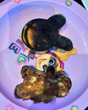 Stella Creasy Instagram - Thankfully I think my kids love me not for my attempts at pancakes - but how do you make them into shapes as these got stuck in the moulds @meerasodha @nigellalawson ?! 

#epicFail #cooking #parenting #bananaPancakes