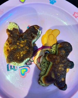 Stella Creasy Instagram - Thankfully I think my kids love me not for my attempts at pancakes - but how do you make them into shapes as these got stuck in the moulds @meerasodha @nigellalawson ?! 

#epicFail #cooking #parenting #bananaPancakes