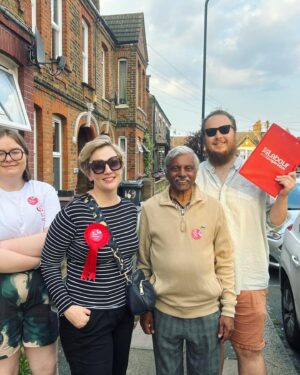 Stella Creasy Instagram - carefully laid childcare plans fell apart as arriva’s  uselessness kept my partner out of London necessitating a mad dash for me in the heat to get the kids and back in time to campaign. 

As you can see I arrived on the doorsteps of the good people of Higham hill totally cool and not flustered at all….🤯😳😂

Thank you for the lovely words from so many tonight about recent days that make all the swearing and sweating buckets to be in two places at once a real privilege and why I would love to be re elected your mp! #loveWalthamstow