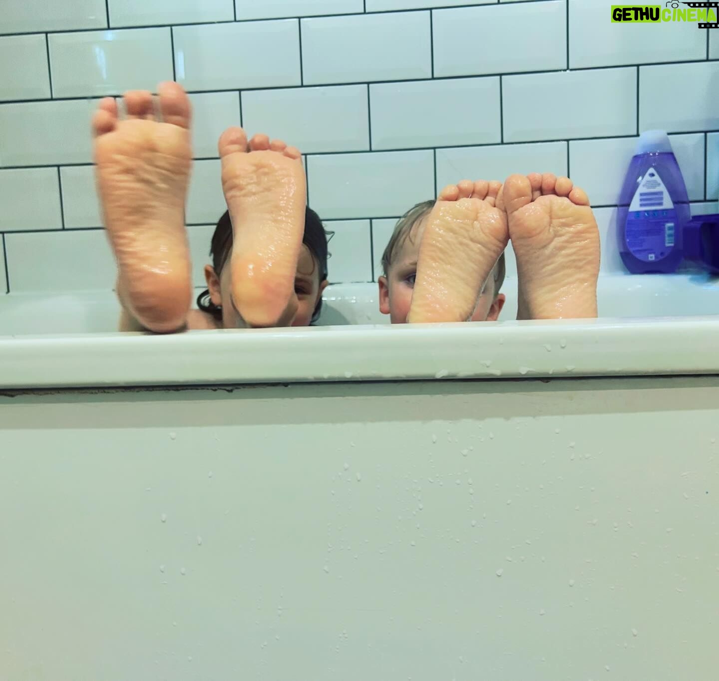 Stella Creasy - 156 Likes - There were definitely two children in that bath - but many, many, many more limbs it seemedā¦.
#parenting #bathtime