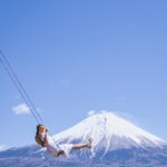 Stella Lee Instagram - I have now listed this swing at @makainofarm_official as Top 3 Prettiest Swing in Japan 👌🏻✨ To reach Makaino Farm, head to Shin Fuji station via Shinkansen. Take a local bus (1 hr) and you’ll be here! The swing itself is free but there’s entrance fee to the farm which is only 1200 yen for an adult Share this to someone who you wanna go here with 🇯🇵