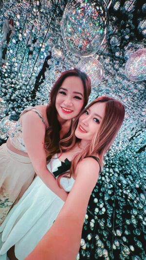 Stella Lee Instagram - Would the husband forgive this intoxicating abundant love that his wife has towards me? I think this obsession becomes a bit too unhealthy for both of us 🤪