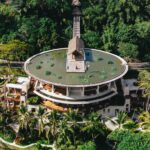 Stella Lee Instagram - Welcome to the most iconic resort hidden in the middle of Ubud’s forest, Four Seasons Resort Sayan Ubud in Bali @fsbali ✨ The iconic Lotus Pond has been the symbol of great architecture of the resort for decades and awaits guests upon arrival FPV by @felix_lewy , and we receive special permission to fly it from the hotel ✨