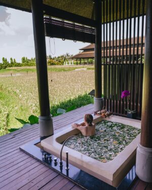 Stella Lee Instagram - Chasing serenity in the middle of paddy view at @tanahgajahubud 

1. Spa with paddy view
2 & 3. My private pool at the villa
4 & 5. Dining at Tempayan Restaurant
6. Afternoon tea at the lounge
7. Picnic afternoon tea
8. Hot Balloon Air ride
9. Kecak Performance at the estate
10. Romantic paddy dinner