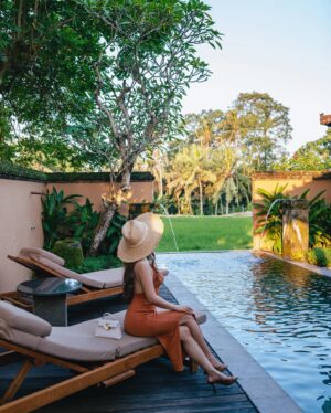 Stella Lee Instagram - Chasing serenity in the middle of paddy view at @tanahgajahubud 

1. Spa with paddy view
2 & 3. My private pool at the villa
4 & 5. Dining at Tempayan Restaurant
6. Afternoon tea at the lounge
7. Picnic afternoon tea
8. Hot Balloon Air ride
9. Kecak Performance at the estate
10. Romantic paddy dinner