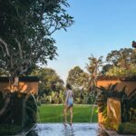 Stella Lee Instagram - Chasing serenity in the middle of paddy view at @tanahgajahubud 1. Spa with paddy view 2 & 3. My private pool at the villa 4 & 5. Dining at Tempayan Restaurant 6. Afternoon tea at the lounge 7. Picnic afternoon tea 8. Hot Balloon Air ride 9. Kecak Performance at the estate 10. Romantic paddy dinner
