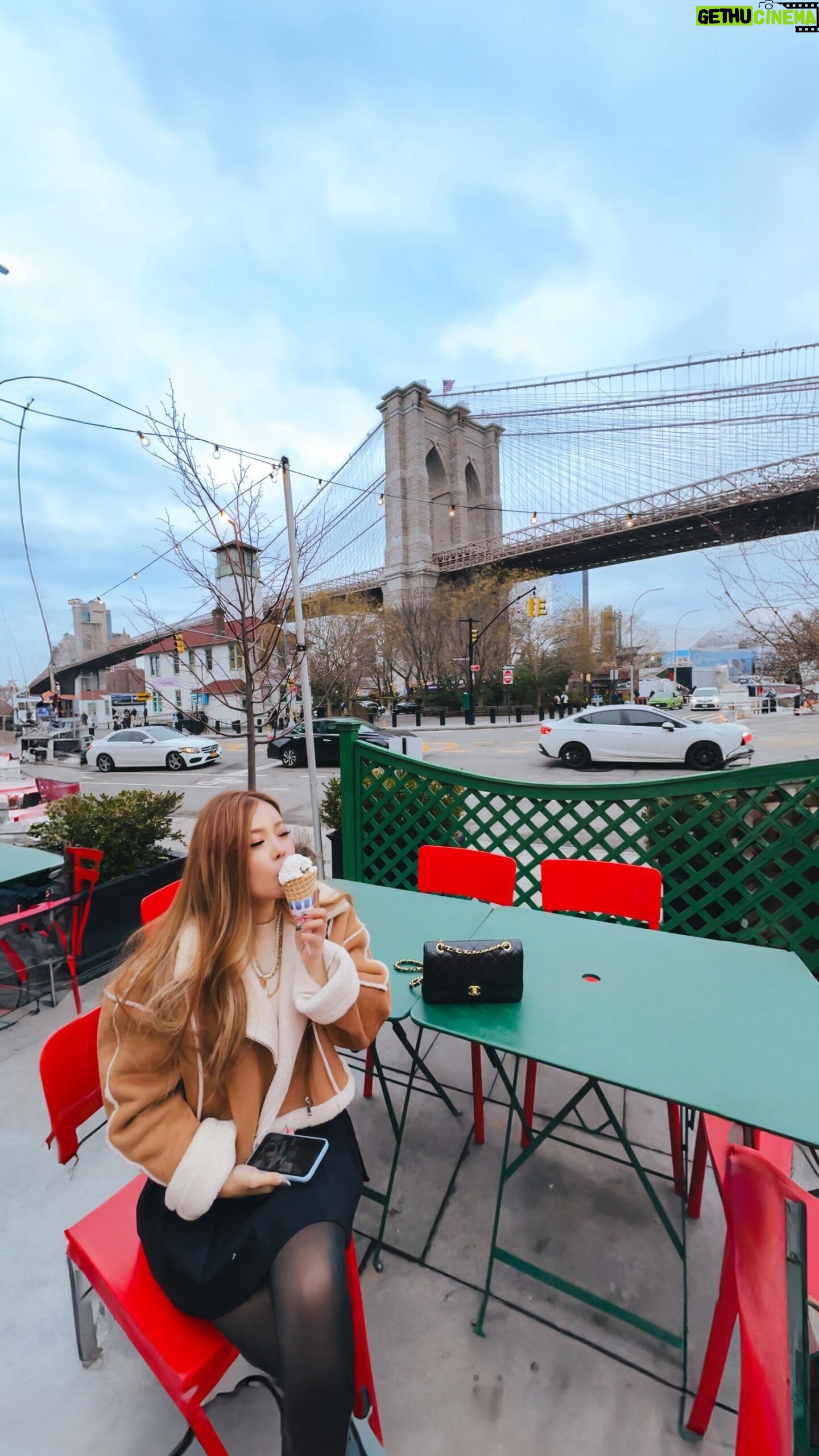 Stella Lee Instagram - From lunch, street ice cream, afternoon tea, to night rooftop bar. I have enjoyed a bit of NYC culinary scene during my short visit 🥂 Didn’t manage to even try any pizza or hot dog, but maybe it’s for next time Till next time 🗽🇺🇸✨