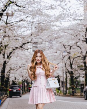 Stella Lee Instagram - In my barbie era, off to find my Ken in Barbieland 🌸🌸🌸

Being a woman is already hard enough, might as well not give a fck about society’s standard which is ruled by men 🫢