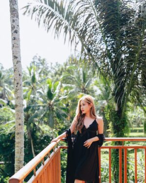 Stella Lee Instagram - Chasing morning sun ☀️