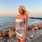 Stella Mizeraki Instagram - Golden hour in silver outfit: @stellamizerakicollection ✨
