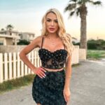 Stella Mizeraki Instagram - Flowers are better when you wear them 💁‍♀️ Total outfit @stellamizerakicollection 💗