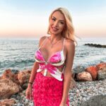 Stella Mizeraki Instagram - Sunset lover over and over again ☀️ Outfit: @stellamizerakicollection 💗