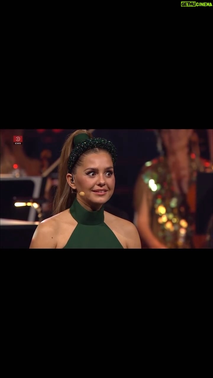 Stephania Potalivo Instagram - Et yndefyldt øjeblik fra sidste års juleshow🎄