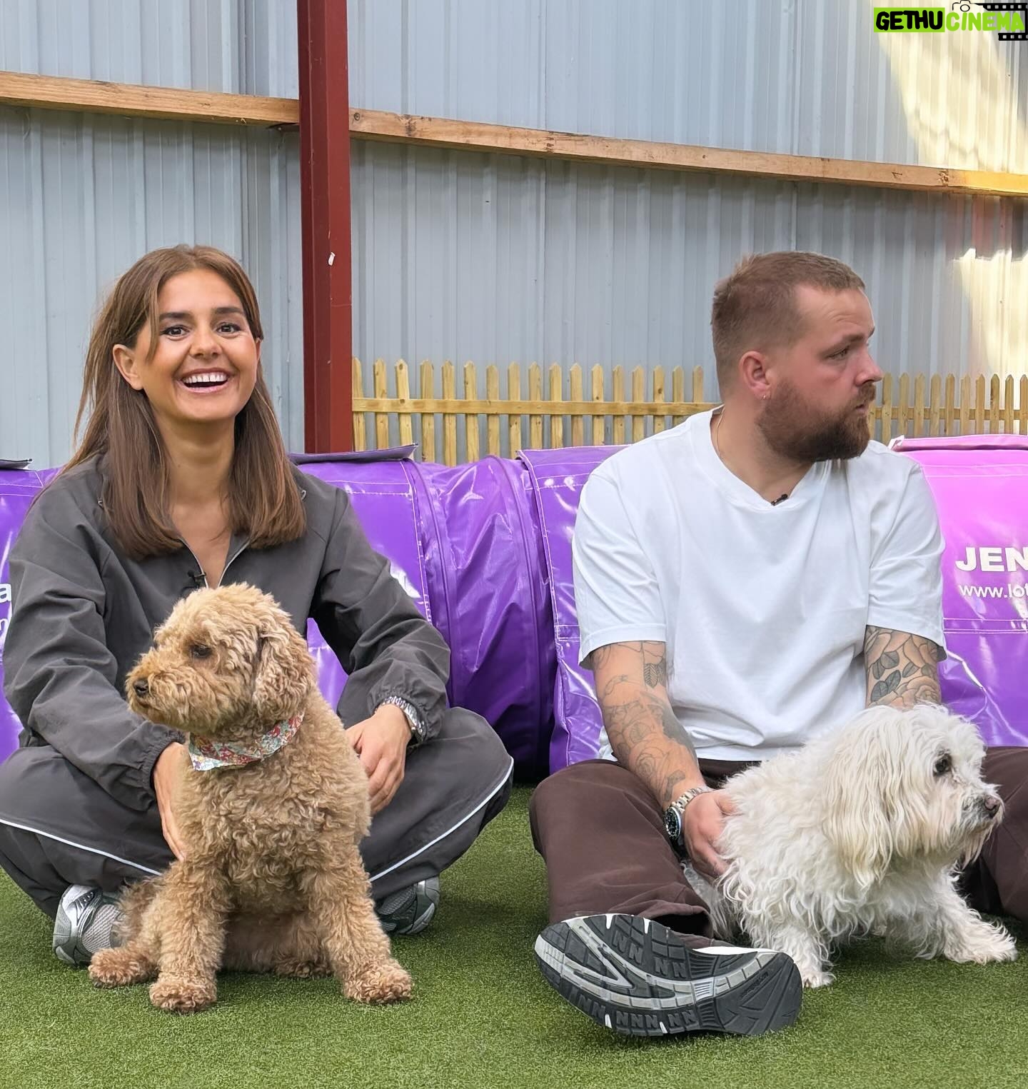 Stephania Potalivo Instagram - Idag gæstede to meget store personligheder Alle mod 1 🧡 Glæd jer til at se deres talenter til efteråret 🐶🐶