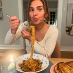Stephania Potalivo Instagram - Opturs mad at komme hjem til! Spaghetti puttanesca 🇮🇹 @hellofreshdanmark Brug koden STEPHANIA2024 og spar op til 1.199 DKK på dine 5 første måltidskasser 💚