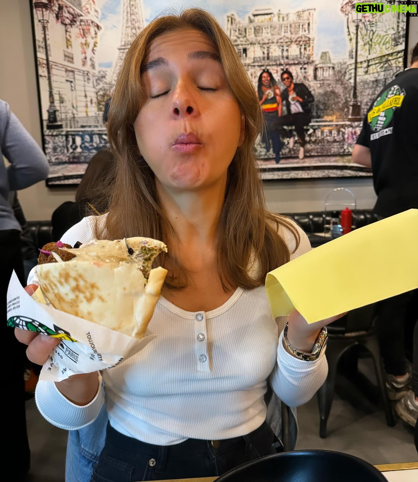 Stephania Potalivo Instagram - π«π·π«Άπ½