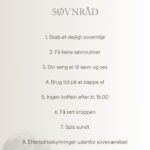 Stephania Potalivo Instagram - Kender i det der med at sove dårligt om natten? Og hvordan det påvirker ens humør, selvværd og alt muligt andet? Det gør jeg. Især i perioder, hvor jeg har travlt, og hvor jeg ved, at jeg skal tidligt op. Min seng kan godt i perioder nærmest være en stressfaktor for mig, fordi jeg forbinder den med noget, jeg ikke er særlig god til - nemlig at sove. Og sådan har jeg ærligt talt haft det på det seneste. Derfor har jeg teamet op med @bedrenaetter for at ændre det. Sammen laver vi et søvneksperiment, hvor jeg den næste måned prioriterer min søvn. Det gør jeg ved at følge nogle enkle og gode søvnråd, for at se om jeg så kan sove bedre og blive en bedre udgave af mig selv 🤍 På billede 4 kan du se de gode råd, som jeg har tænkt mig at afprøve i en periode. Men I må også meget gerne skrive i kommentarfeltet, hvis I har nogle gode søvnråd? 😴🙏 Og hvis et af disse råd er: Ingen hunde i sengen, så kan jeg allerede nu sige, at det kommer jeg ikke til at overholde!! 🤣