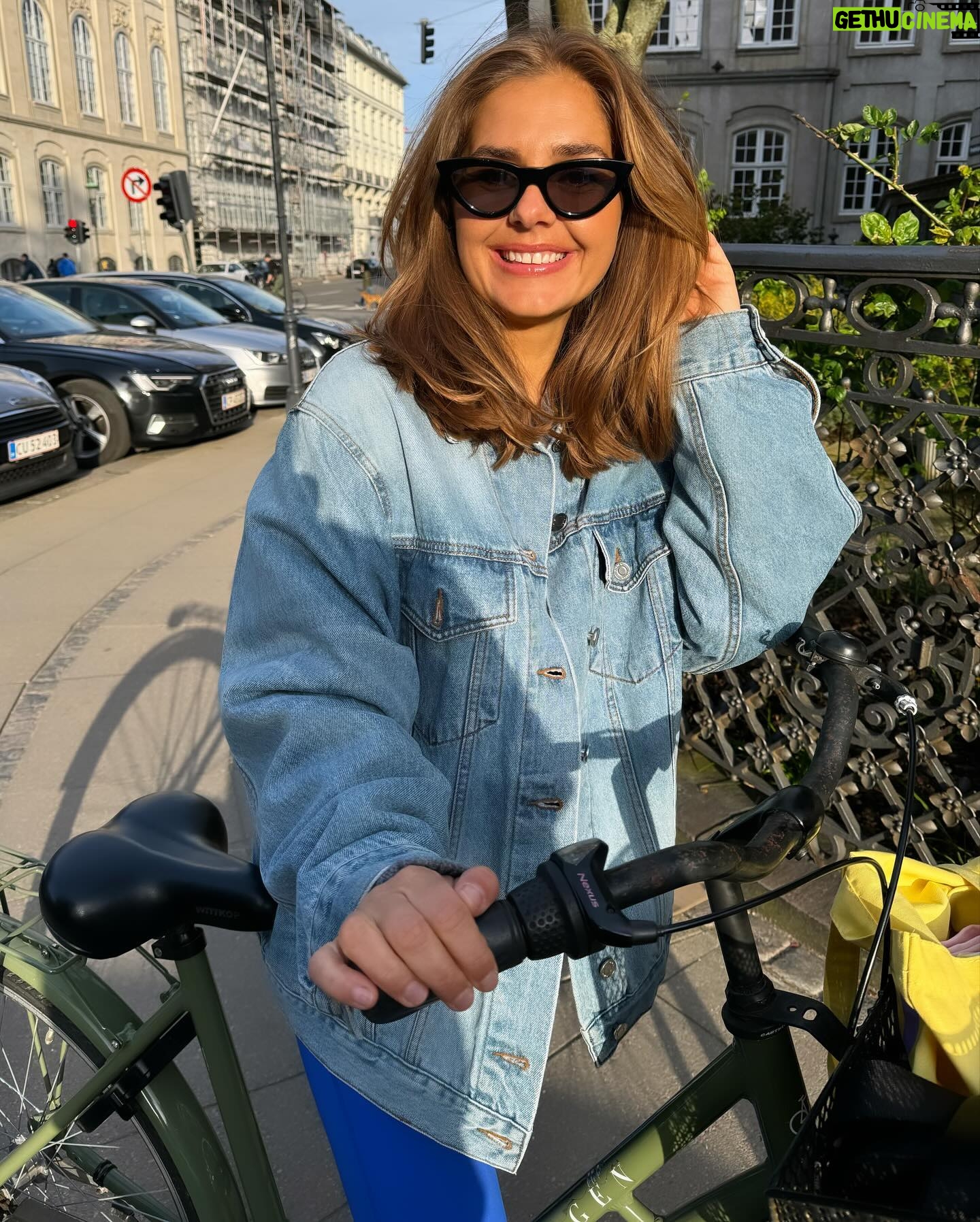 Stephania Potalivo Instagram - Lidt blandet fra 🧻☀️