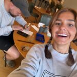 Stephania Potalivo Instagram - Tak for 4 dage i Nordjylland med verdens bedste “Alle mod 1 familie” 🧡 Glæder mig til man kan se hvad vi laver, til vores Live shows i efteråret 👏🏽