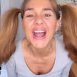 Stephania Potalivo Instagram - Hvem siger børneværter behøver at være irriterende!!!??