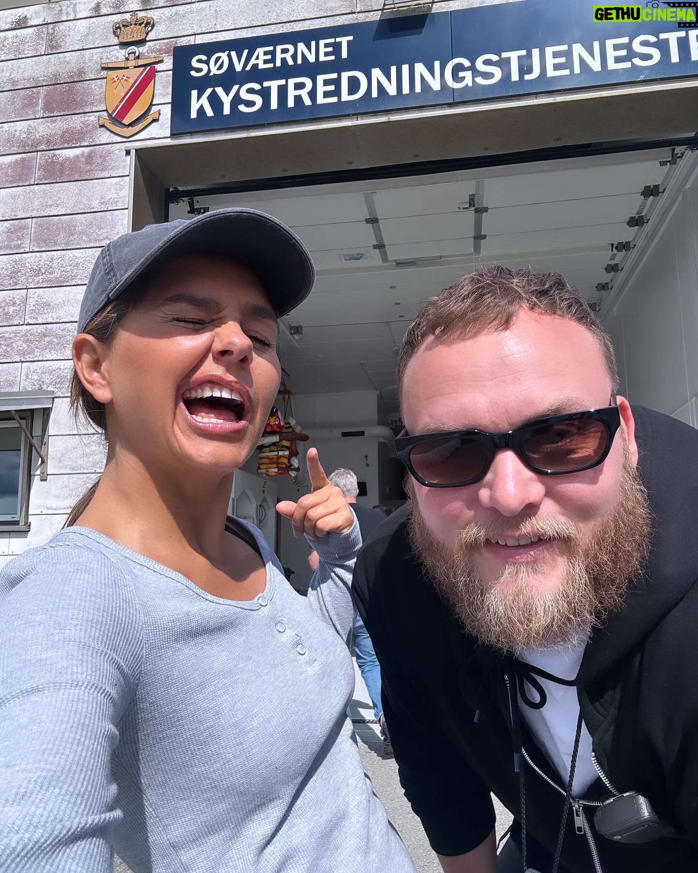 Stephania Potalivo Instagram - Tak for 4 dage i Nordjylland med verdens bedste “Alle mod 1 familie” 🧡 Glæder mig til man kan se hvad vi laver, til vores Live shows i efteråret 👏🏽