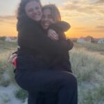 Stephania Potalivo Instagram - Tak for 4 dage i Nordjylland med verdens bedste “Alle mod 1 familie” 🧡 Glæder mig til man kan se hvad vi laver, til vores Live shows i efteråret 👏🏽