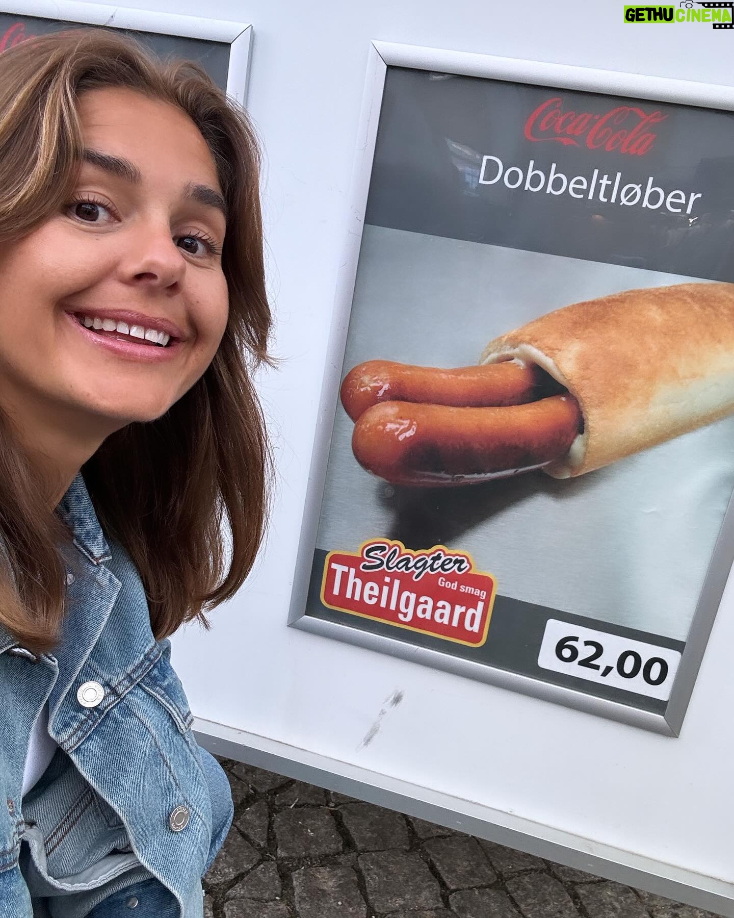 Stephania Potalivo Instagram - Tak for 4 dage i Nordjylland med verdens bedste “Alle mod 1 familie” 🧡 Glæder mig til man kan se hvad vi laver, til vores Live shows i efteråret 👏🏽