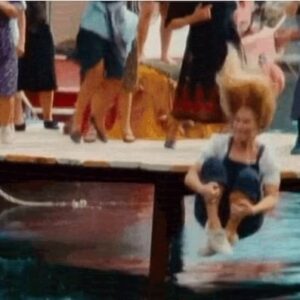 Stephanie Allynne Instagram - today is my birthday 🎈thankful to be aging on this planet and for all the people who make life so beautiful. it has also been 20 years since I’ve had soda or fast food which feels pretty great. might celebrate that with drugs and alcohol. (also… Sophie’s Choice is impressive, but Meryl Streep doing a cannonball at 60 years old into the ocean is next level) 🎷🏄‍♂️💥🥳