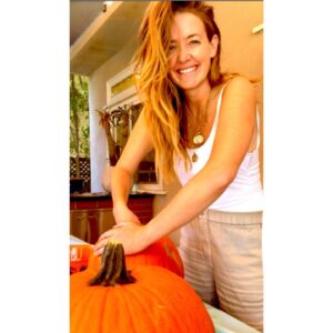 Stephanie Allynne Instagram - team work in 95 degree heat. spoooky climate change. 👻 we got started on all things Halloween at 5:30am 🎃✌️