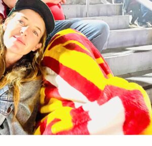 Stephanie Allynne Instagram - as a parent I’m always looking for opportunities to give my kids exposure and experiences. where we can appreciate the moment. that said, I’m considering the possibility that splurging on these tickets may have been an epic fail.