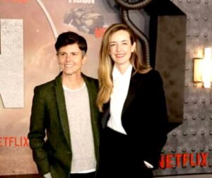 Stephanie Allynne Instagram - celebrating a space opera last night 🌙 REBEL MOON from the great Zack Snyder @rebelmoon @netflix