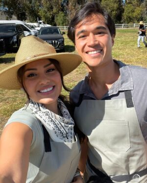 Stephanie Despain Instagram - Had a little reunion with uncle @gordongram on his latest TV show Food Stars. Catch me and @owen.han on Wednesday Episode 6 . 🤩 #Hulu #FoodStars @realityclubfox #gordonramsay