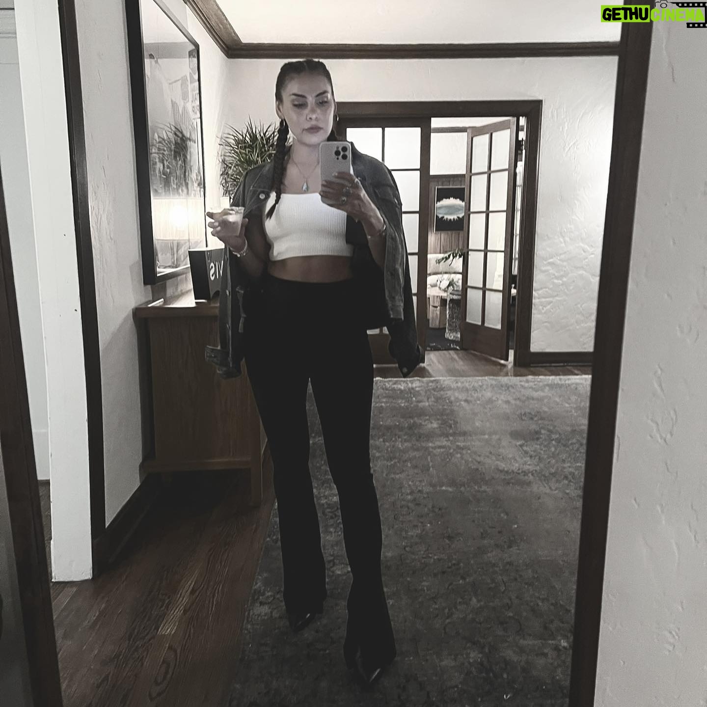 Stephanie Despain - 5.8K Likes - Hello, it’s me. 🦋
.
.
.
.
.
#indigenous #indigenouswomen #women #womenempowerment #womenempoweringwomen