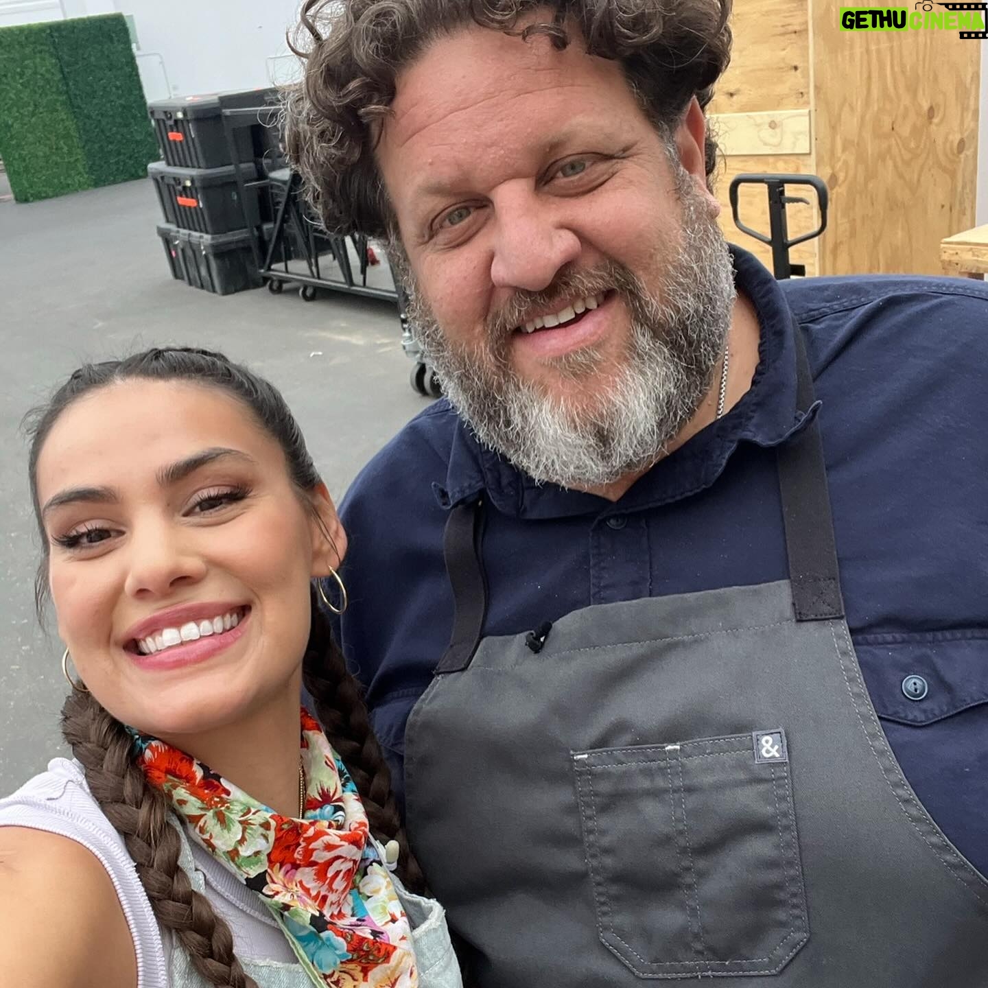 Stephanie Despain - 4.5K Likes - You miss 100% of the shots you don’t take. Every miss is an opportunity to come back stronger. 💪🏽Thank you @foodnetwork @guyfieri for giving me a shot at Tournament of Champions! I’ll be waiting for my call back! 🤘🏽😅 .
Shout to all my new friends! You all rocked it! So proud to have been there to experience it and watch you all In Your element! ✨
