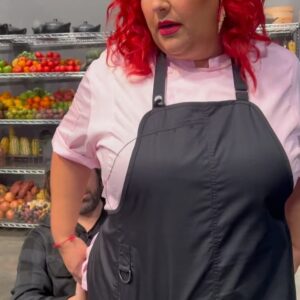Stephanie Despain Instagram - You miss 100% of the shots you don’t take. Every miss is an opportunity to come back stronger. 💪🏽Thank you @foodnetwork  @guyfieri  for giving me a shot at Tournament of Champions! I’ll be waiting for my call back! 🤘🏽😅 .

Shout to all my new friends! You all rocked it! So proud to have been there to experience it and watch you all In Your element! ✨