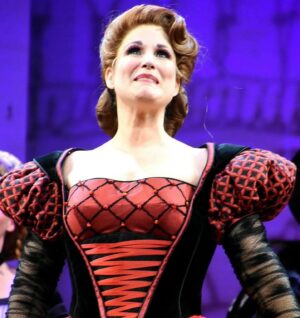 Stephanie J. Block Instagram - Closing out week one of @kissmekateuk. 💋