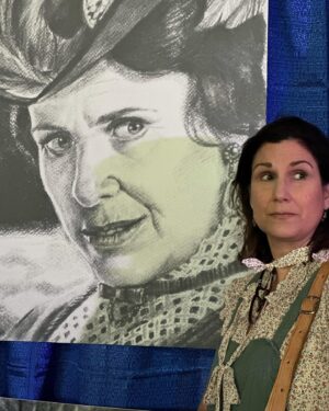 Stephanie J. Block Instagram - WALNUT GROVE DREAMS!! If you know me, @lhprairie is my all time favorite show. Vivi has now become a #bonnethead too. Thank you @littlehousefestival for creating such a wonderful event & cast reunion celebrating the 50th Anniversary of LITTLE HOUSE ON THE PRAIRIE. @melissagilbertofficial @officialmodernprairie @alisonarngrim  @officialdeanbutler @stages_podcast @maryleegfairbanks
