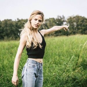 Stephanie Nur Instagram - 📸 @dawolf