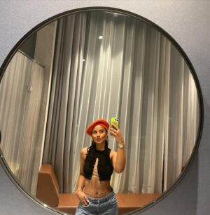 Stephanie van Eer Instagram - vandaag begint een nieuw hoofdstuk en ik ben MEGA EXCITED!!! op naar Madrid 🤭😛✨✨✨✨