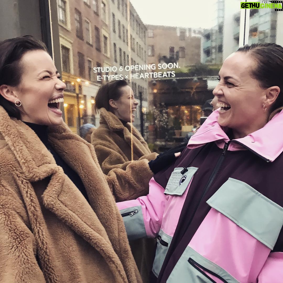 Stephanie Corneliussen Instagram - Jeg er hjemme! & har været på fint besøg hos søde Maria @fedty i ‘Et Referencepunkt’ på HeartBeats ♥️ hvis I har lyst til at lytte med, så er der link i bio 🤗🤗 #copenhagen