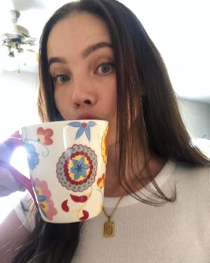 Stephanie Corneliussen Instagram - Faaaaaaaaaa 😩 this past week has been one long Monday 😂😂 ⁣
⁣
Any tips on dealing with the #sixmonthsleepregression would be much appreciated 🙏♥️⁣
(Don’t get me wrong, baby is an actual living dream - always a Saturday!! 💗)⁣
⁣
How are you doing?