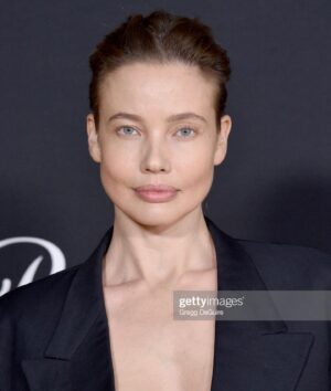 Stephanie Corneliussen Instagram - World premiere of Yellowstone prequel “1923” in Los Angeles, CA. ⁣#1923TV #ParamountPlus ⁣
@1923official @paramountplus