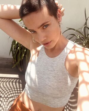 Stephanie Corneliussen Instagram - many hats… but no hair. 🤪