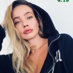 Stephanie Corneliussen Instagram - 🍍HAPPY #420⁣🍍