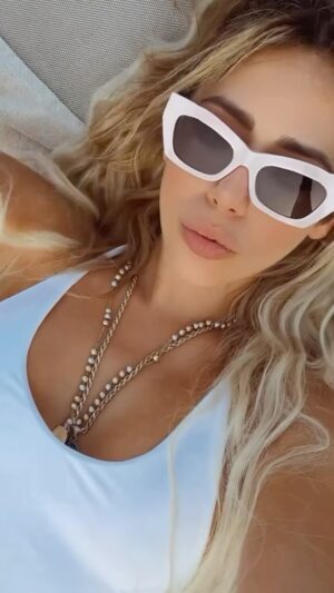 Stephanie Herela Instagram - Beach days ❤️ with mom @maria_renee_limpias_ simply the best #reels #fyp